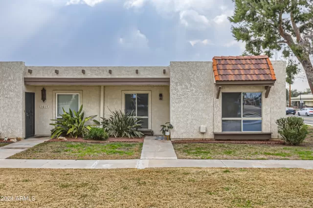 MLS: 6655760 Condo For Sale