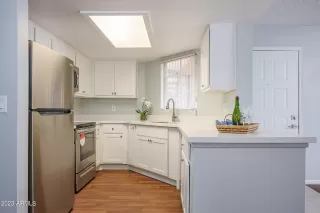 Photo #5: 6655910 Listing 