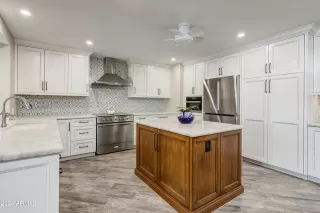 Photo #3: 6656235 Listing
