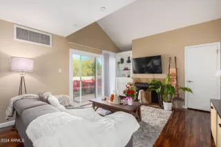 Photo #5: 6656293 Listing 