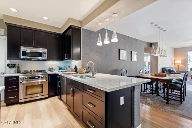 MLS: 6656317 Condo For Sale