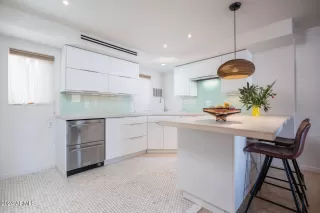 Photo #2: 6656327 Listing 