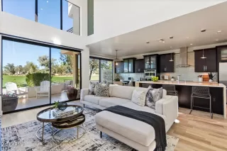 Photo #1: 6656376 Listing 