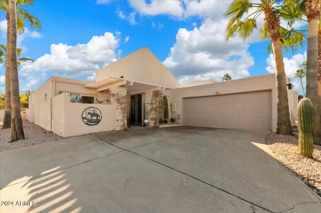 MLS: 6656482 Condo For Sale