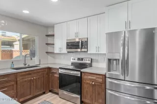 Photo #6: 6656599 Listing