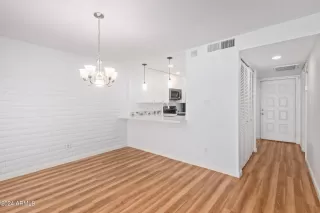 Photo #4: 6656822 Listing