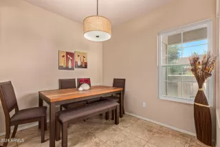 Photo #5: 6656886 Listing