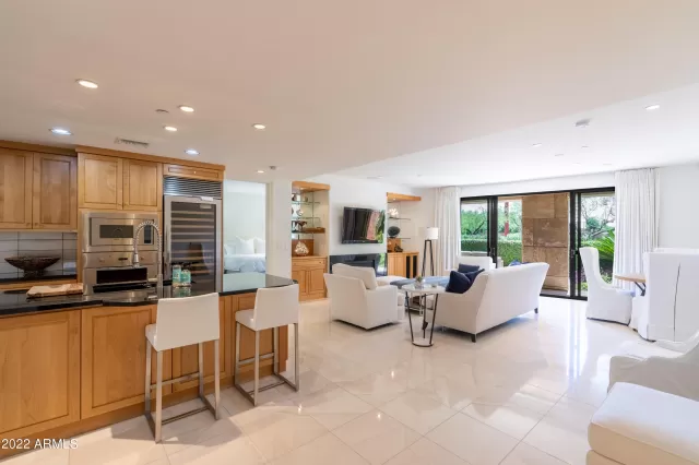 MLS: 6657089 Condo For Sale