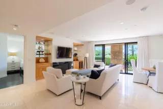Photo #3: 6657089 Listing