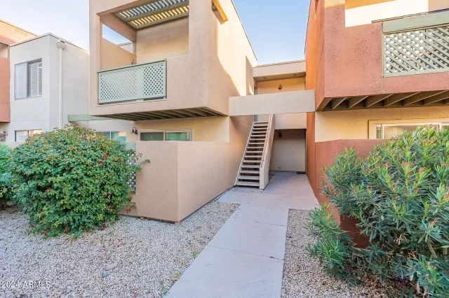 MLS: 6657194 Condo For Sale