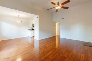 Photo #4: 6657194 Listing