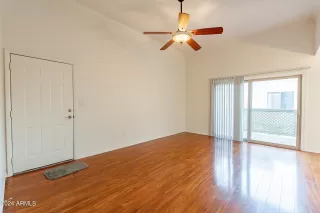 Photo #6: 6657194 Listing