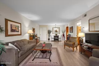 Photo #4: 6657334 Listing