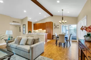 Photo #3: 6657337 Listing 