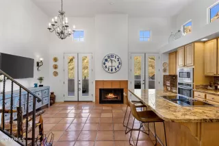 Photo #5: 6657354 Listing