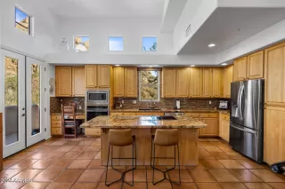 Photo #6: 6657354 Listing