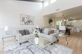 Photo #4: 6657447 Listing