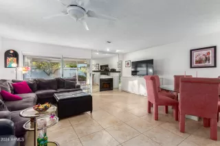 Photo #5: 6657458 Listing