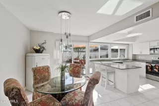 Photo #4: 6657784 Listing