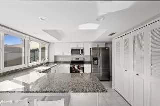 Photo #6: 6657784 Listing