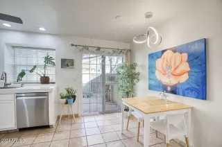 Photo #4: 6657944 Listing