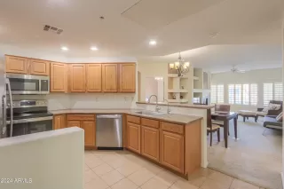 Photo #5: 6657971 Listing