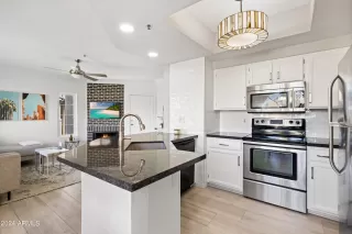 Photo #4: 6658116 Listing