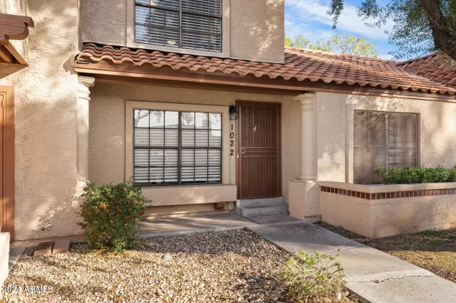 MLS: 6658277 Condo For Sale