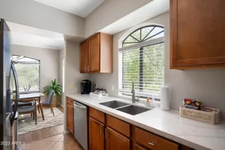 Photo #4: 6658282 Listing 