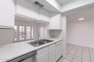 Photo #6: 6658430 Listing 