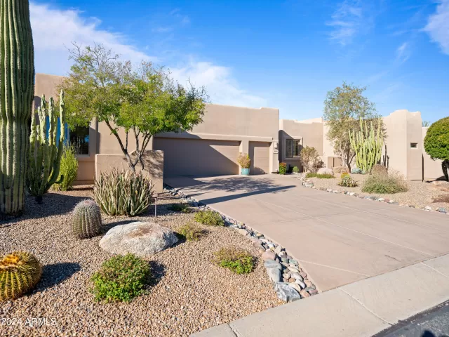 MLS: 6658493 Condo For Sale