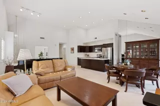 Photo #4: 6658591 Listing