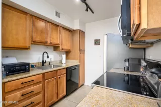 Photo #6: 6658695 Listing 