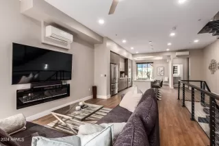 Photo #3: 6658758 Listing