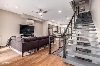 Photo #5: 6658758 Listing