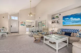 Photo #2: 6658782 Listing 