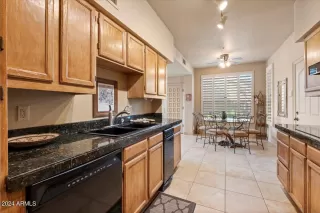 Photo #6: 6658886 Listing
