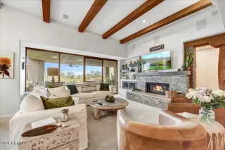 Photo #4: 6658970 Listing