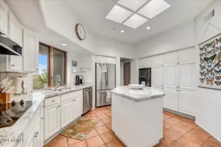 Photo #6: 6658970 Listing