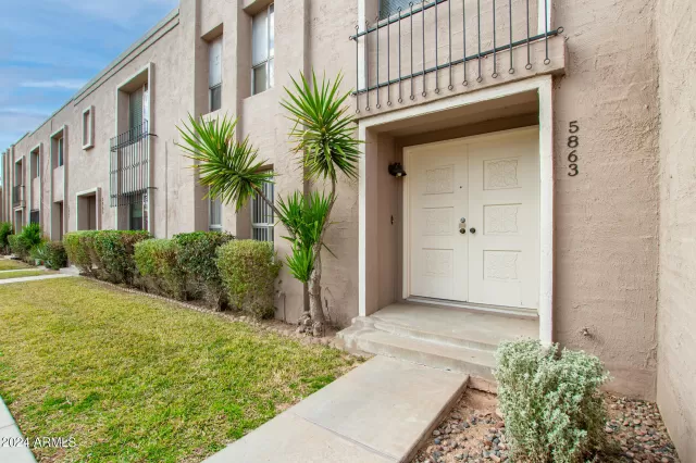 MLS: 6659012 Condo For Sale