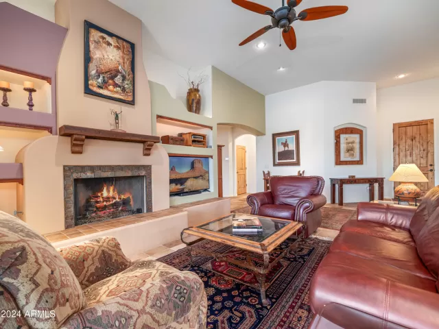 MLS: 6659130 Condo For Sale