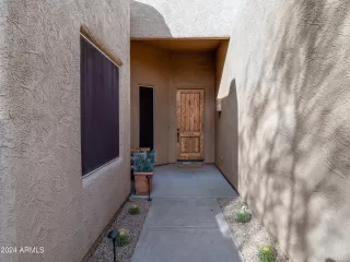 Photo #5: 6659130 Listing