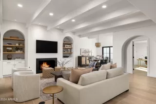 Photo #3: 6659183 Listing