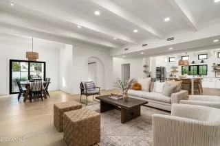 Photo #5: 6659183 Listing