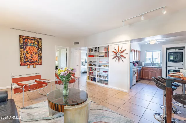 MLS: 6659202 Condo For Sale