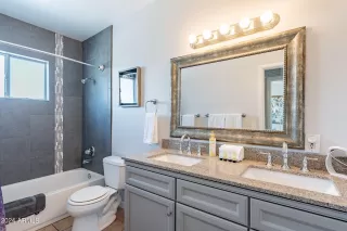Photo #5: 6659202 Listing