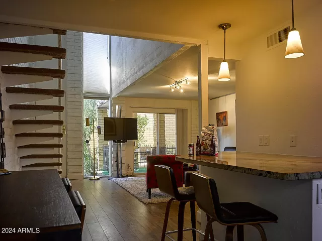 MLS: 6659257 Condo For Sale