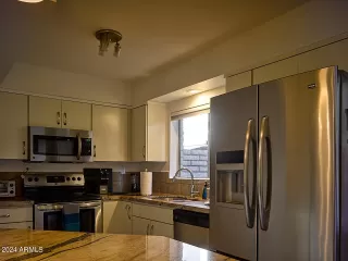 Photo #4: 6659257 Listing