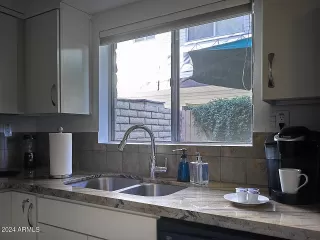 Photo #5: 6659257 Listing