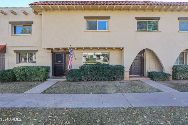 MLS: 6659308 Condo For Sale